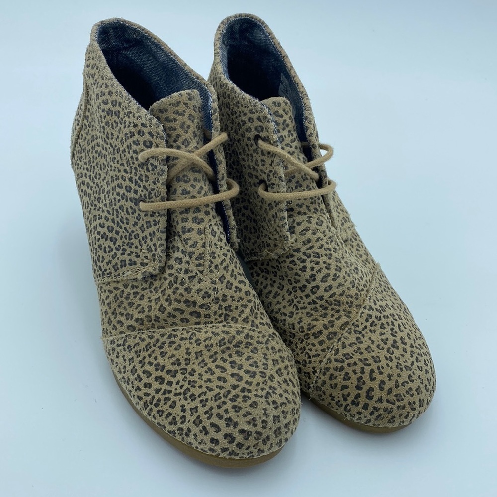TOMS Kala Suede Leopard Wedge‎ Booties